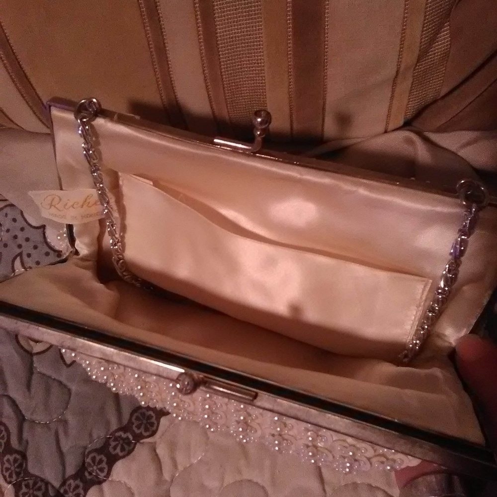 Richere Hong Kong Beaded Clutch